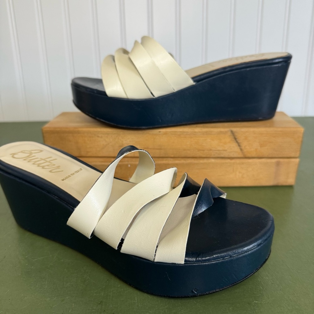 Butter Italy Two-Tone Top Twist Platform Sandals in Navy and Cream *Italy* - Picture 11 of 13